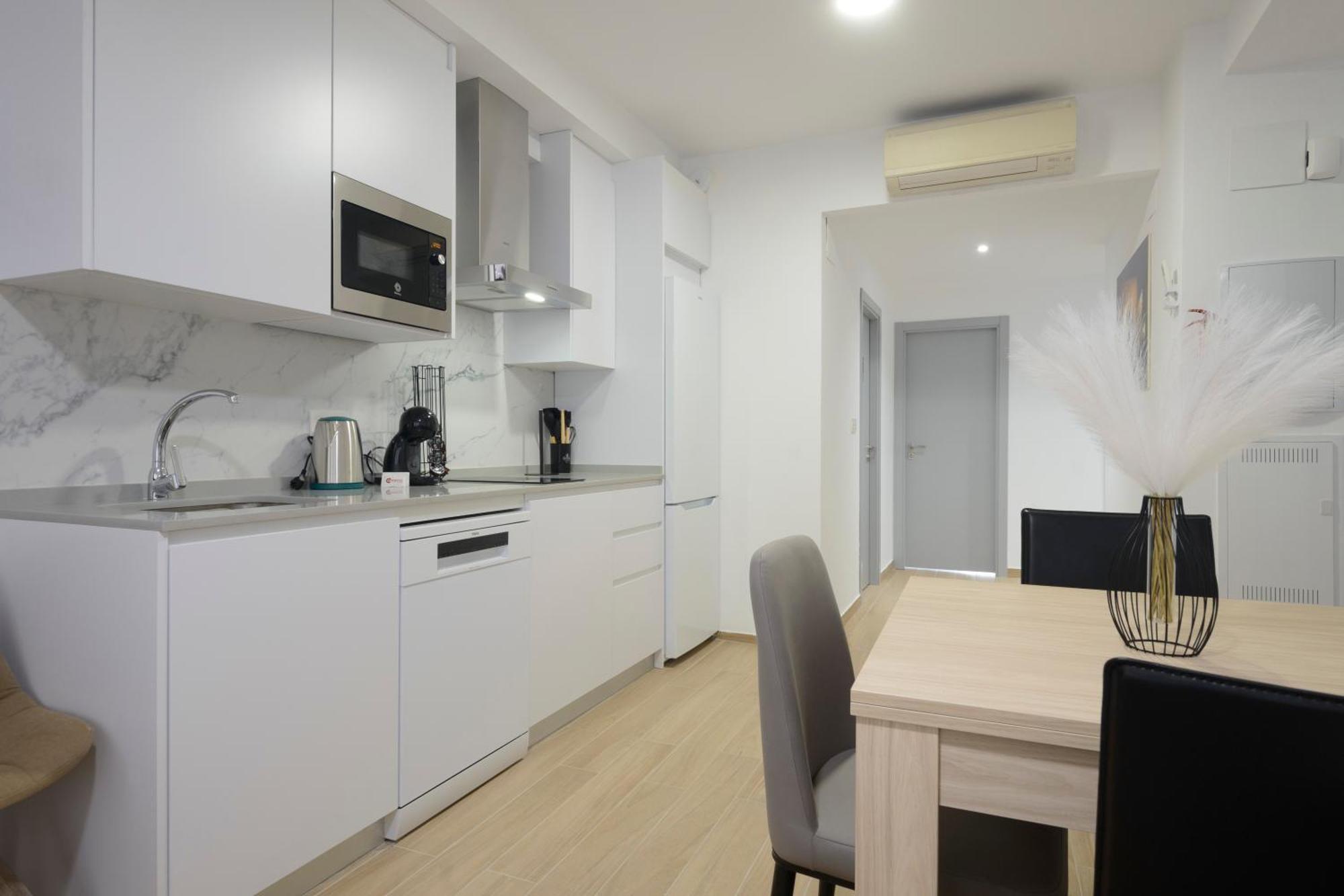 J De La Alhambra Apartment Granada Bagian luar foto