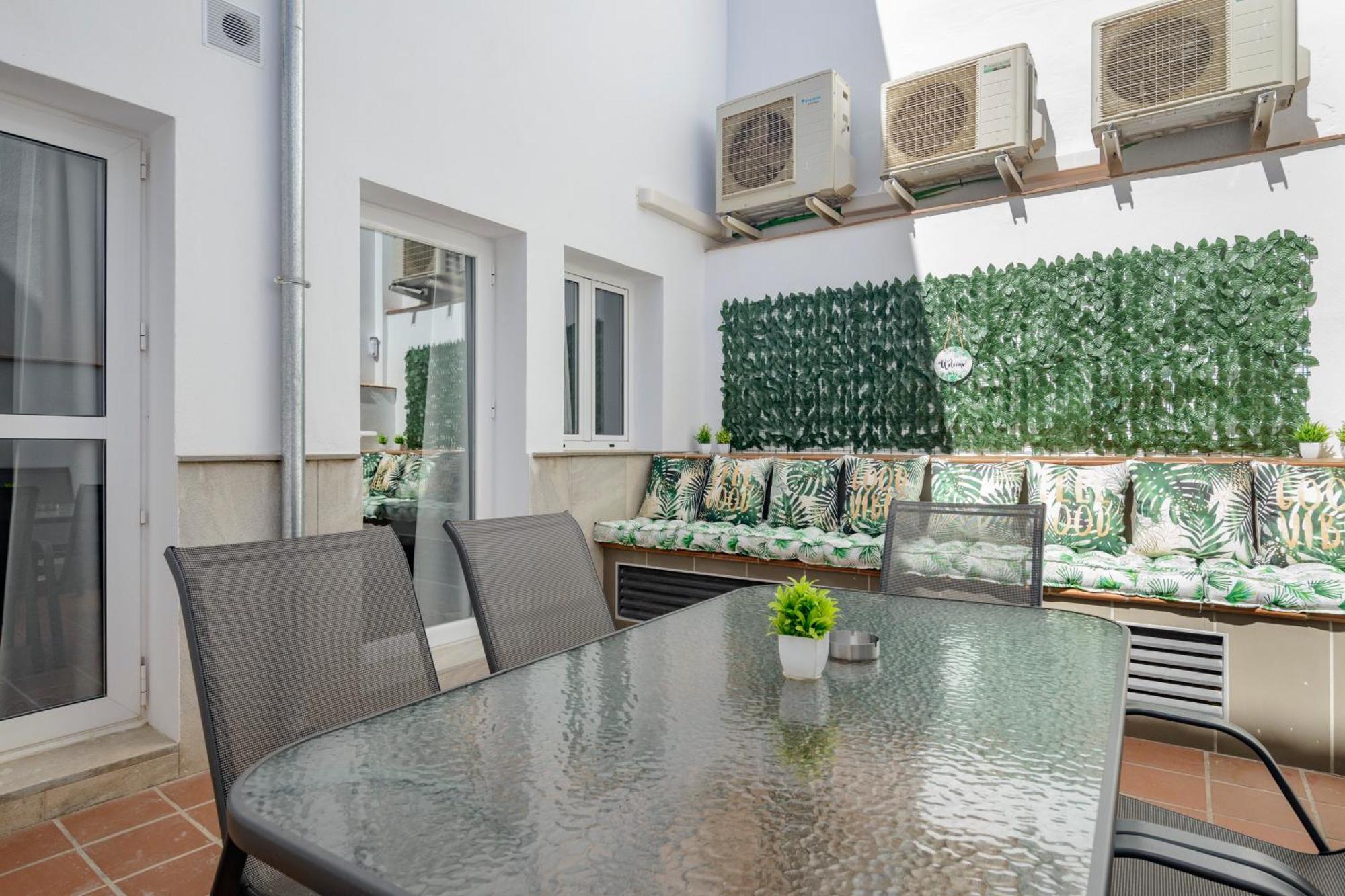 J De La Alhambra Apartment Granada Bagian luar foto
